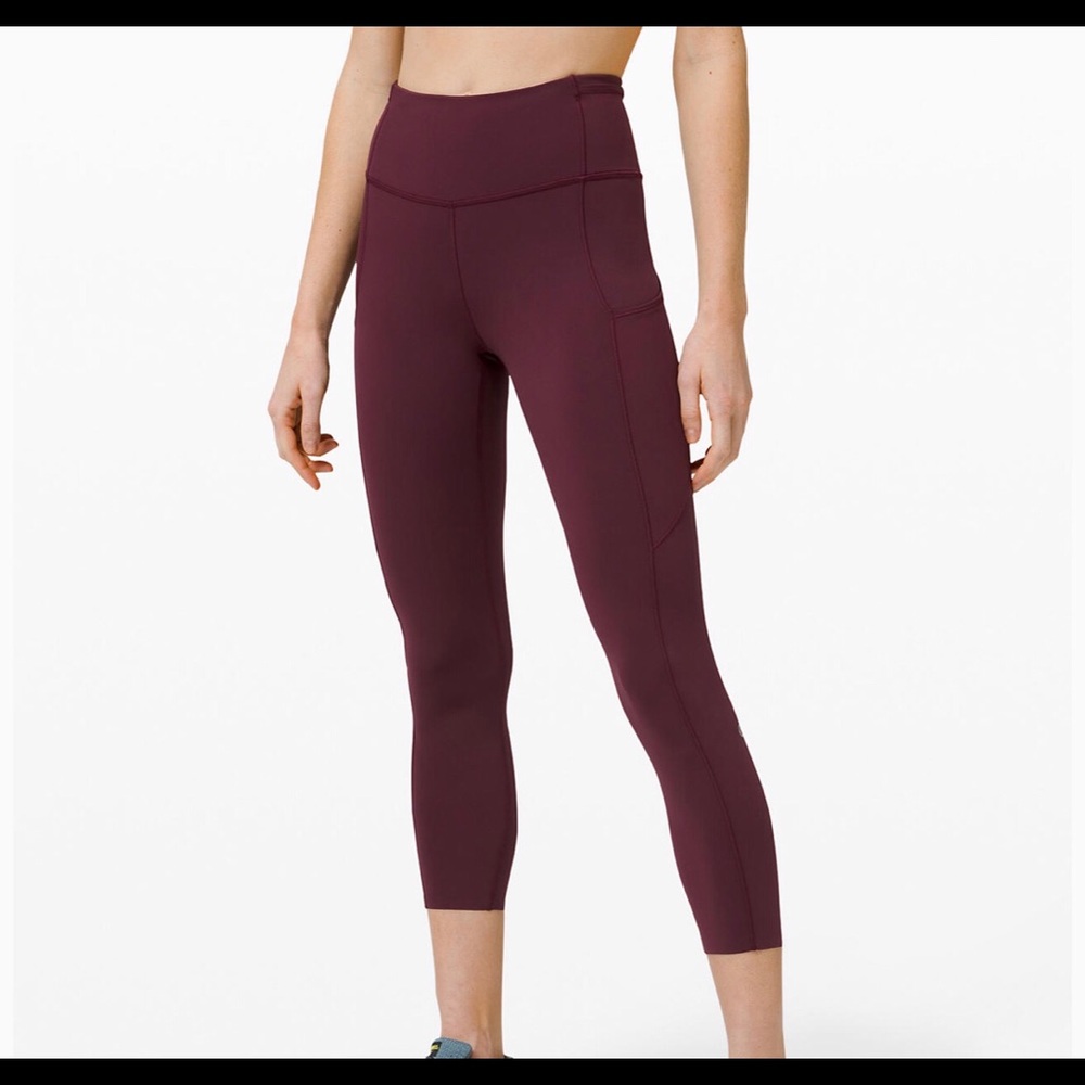 BRAND NEW Lululemon maroon/ burgundy crops size 2